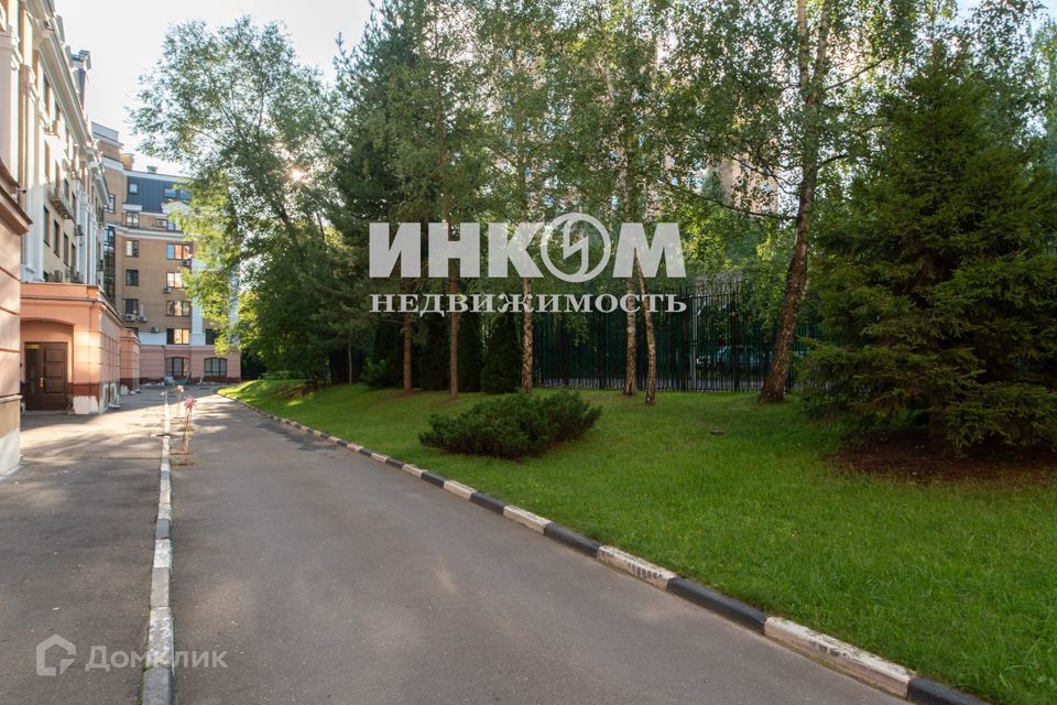 Продаётся 3-комнатная квартира, 140.5 м²