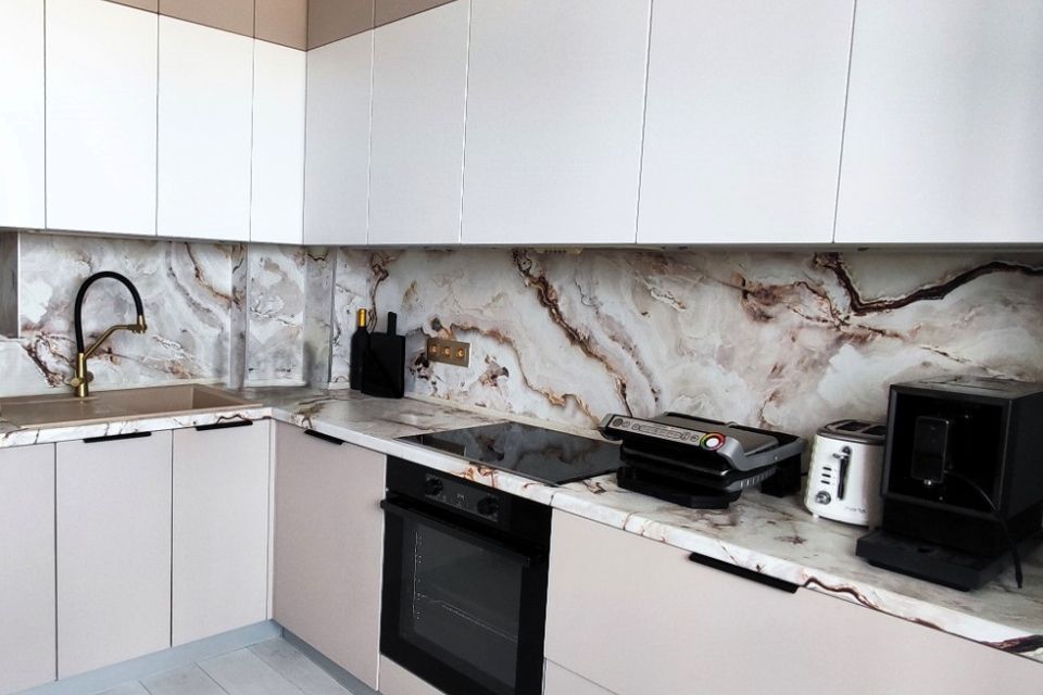 Продаётся 1-комнатная квартира, 42 м²
