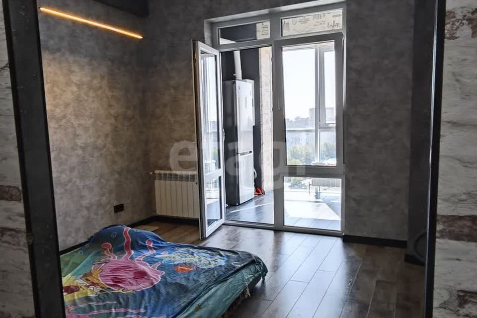 Продаётся 1-комнатная квартира, 42 м²