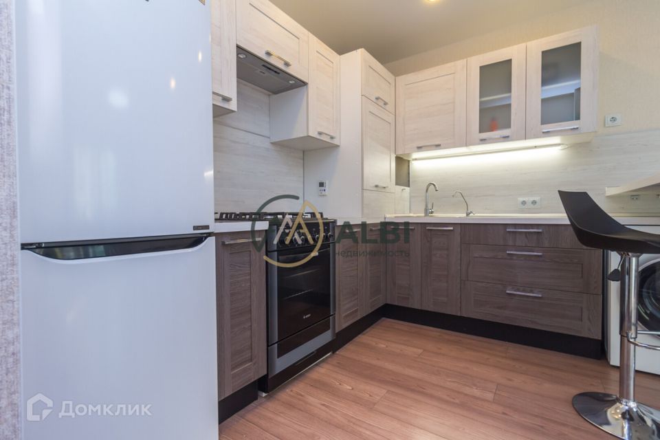 Продаётся 3-комнатная квартира, 47.8 м²