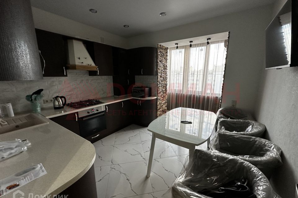 Продаётся 1-комнатная квартира, 42 м²