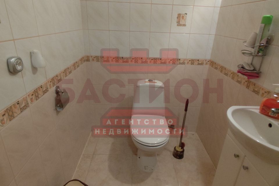 Продаётся 3-этажный дом, 300 м²