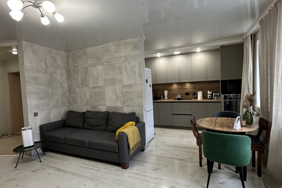 Продаётся 4-комнатная квартира, 75.8 м²