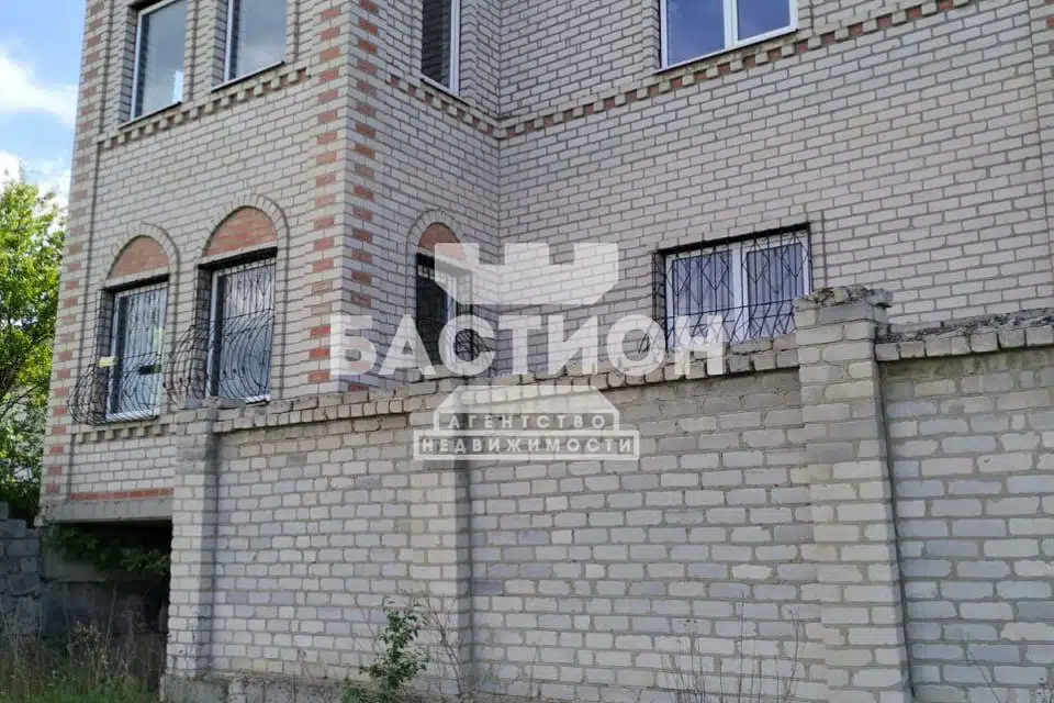 Продаётся 3-этажный дом, 194.8 м²