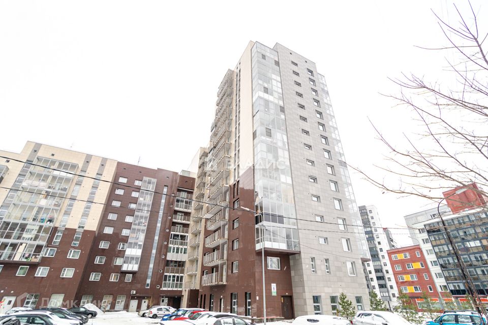 Продаётся 4-комнатная квартира, 109.8 м²