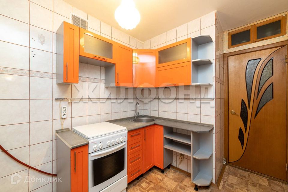 Продаётся 4-комнатная квартира, 61.3 м²