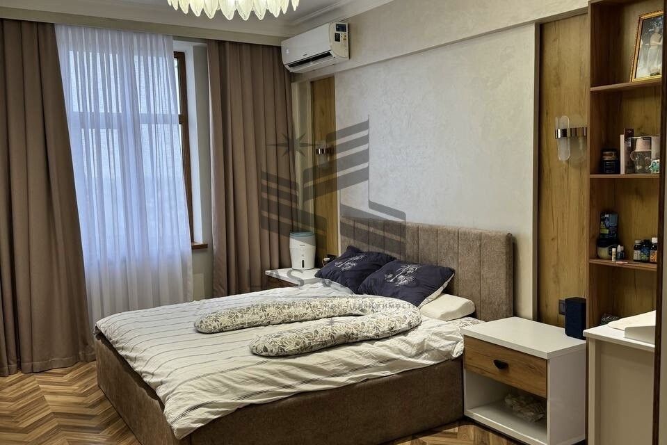Сдаётся 1-комнатная квартира, 74 м²