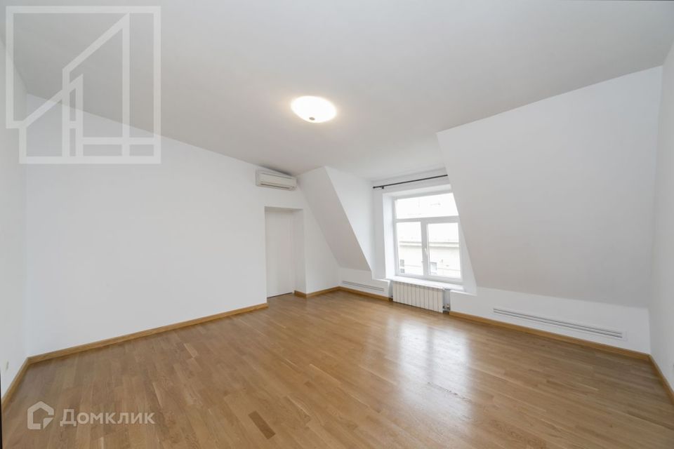 Сдаётся 5-комнатная квартира, 180 м²