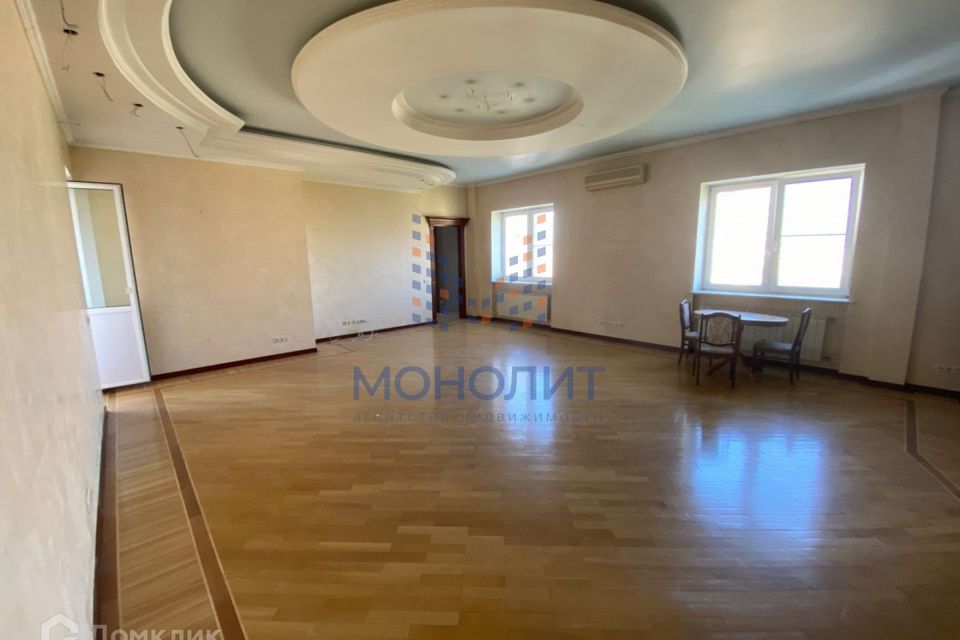 Продаётся 5-комнатная квартира, 196.1 м²