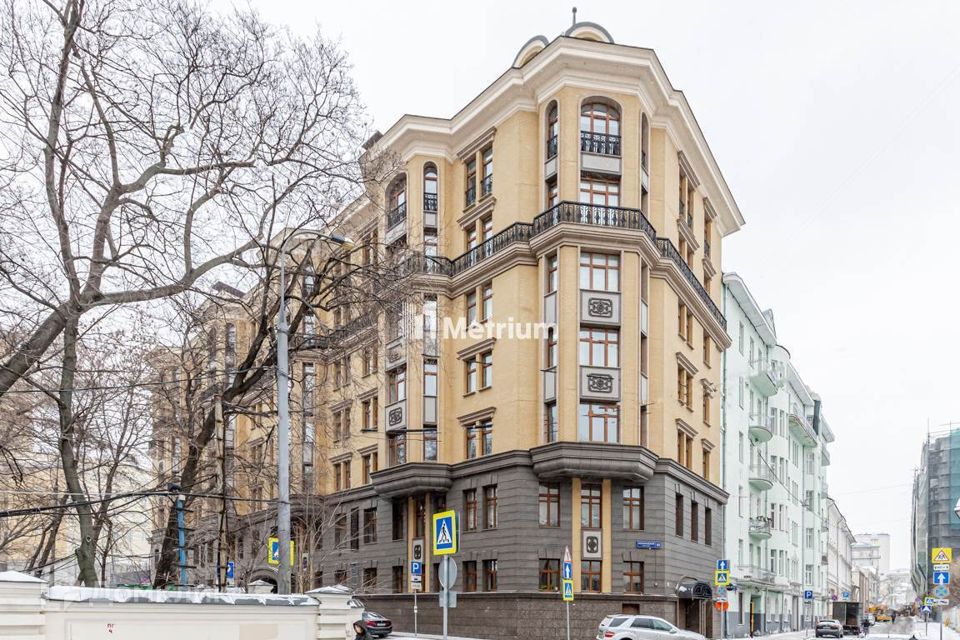 Продаётся 4-комнатная квартира, 165 м²