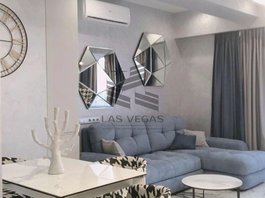 Сдаётся 2-комнатная квартира, 80 м²