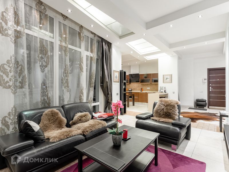 Сдаётся 3-комнатная квартира, 135 м²