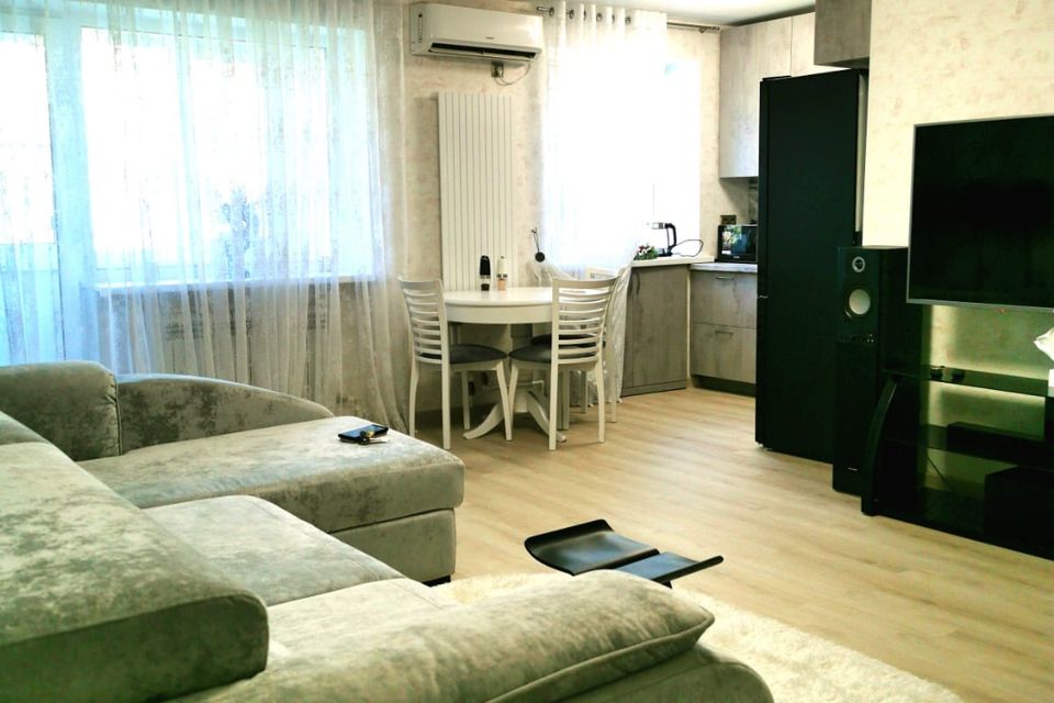 Продаётся 3-комнатная квартира, 57.2 м²