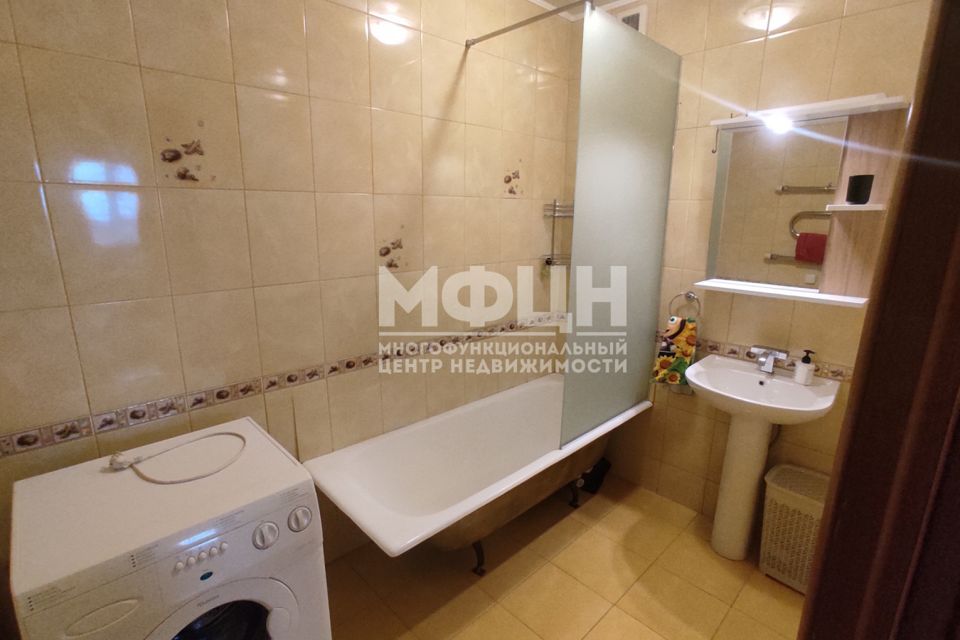 Сдаётся 2-комнатная квартира, 75 м²