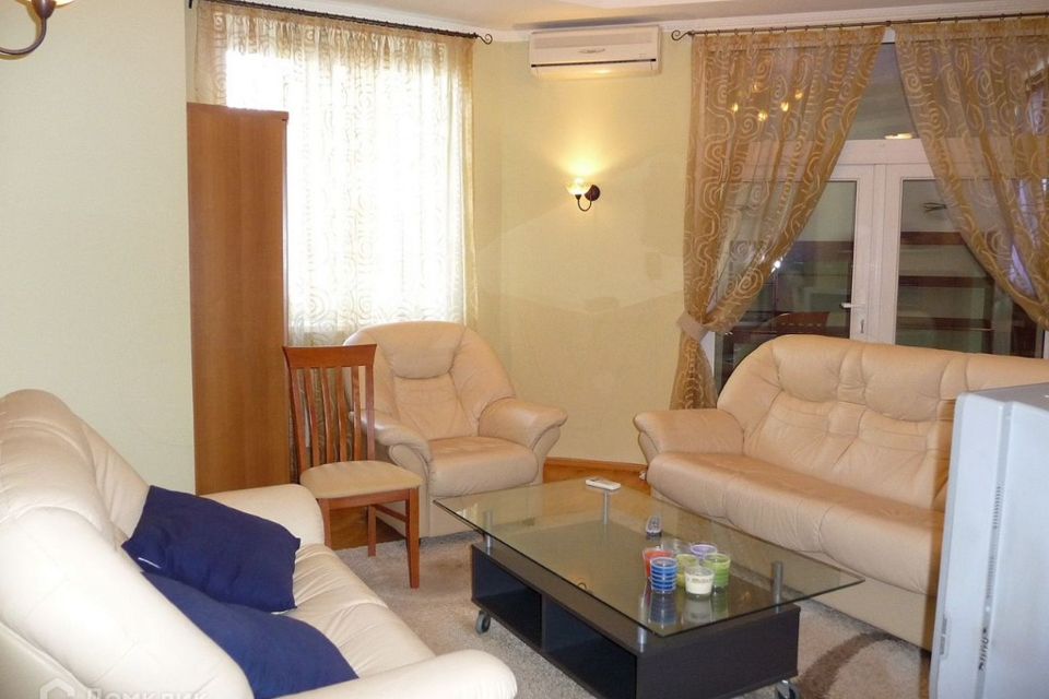 Продаётся 4-комнатная квартира, 105.5 м²