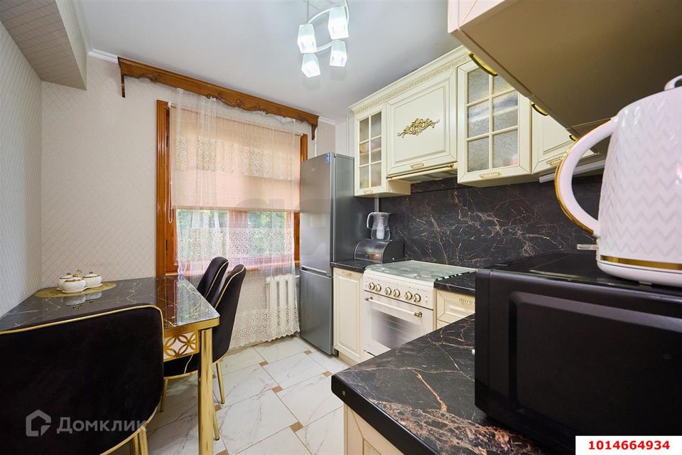 Продаётся 2-комнатная квартира, 41.8 м²
