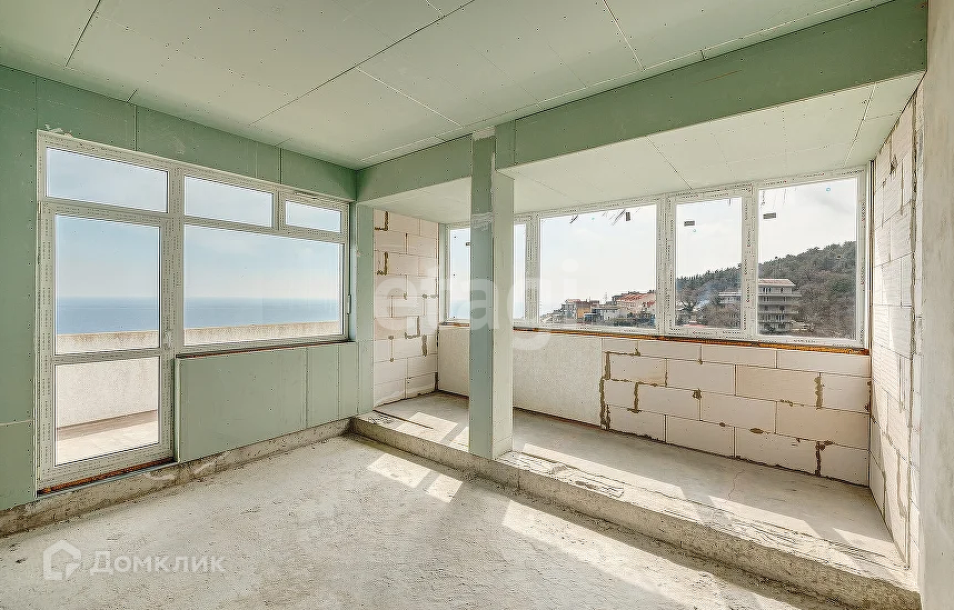 Продаётся 4-комнатная квартира, 160 м²