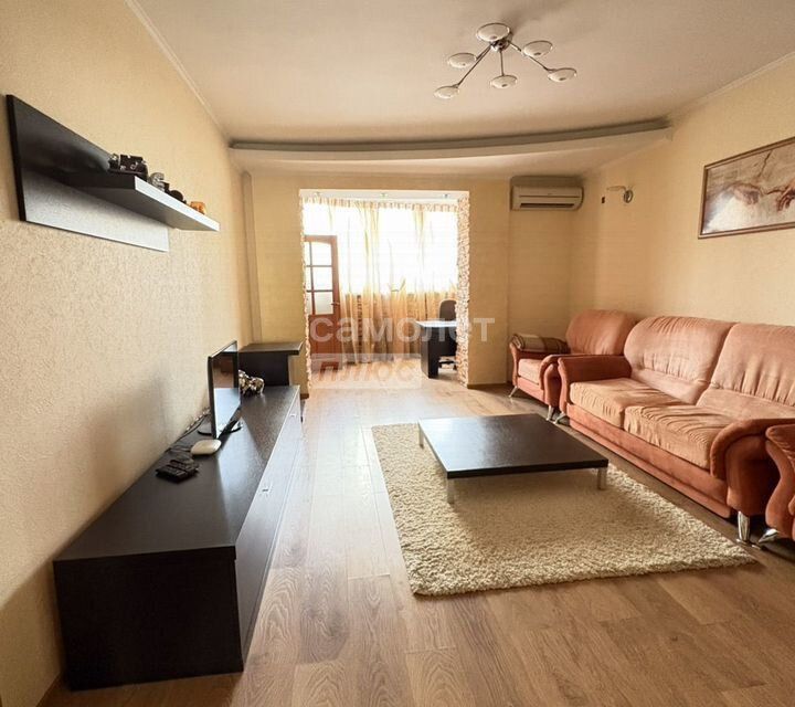 Сдаётся 2-комнатная квартира, 75 м²