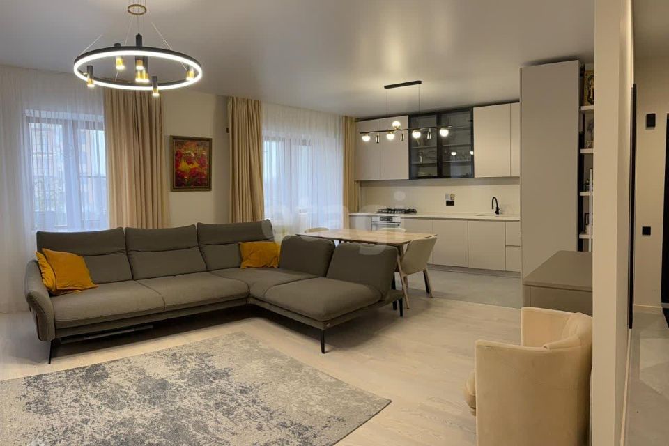 Продаётся 1-комнатная квартира, 67 м²
