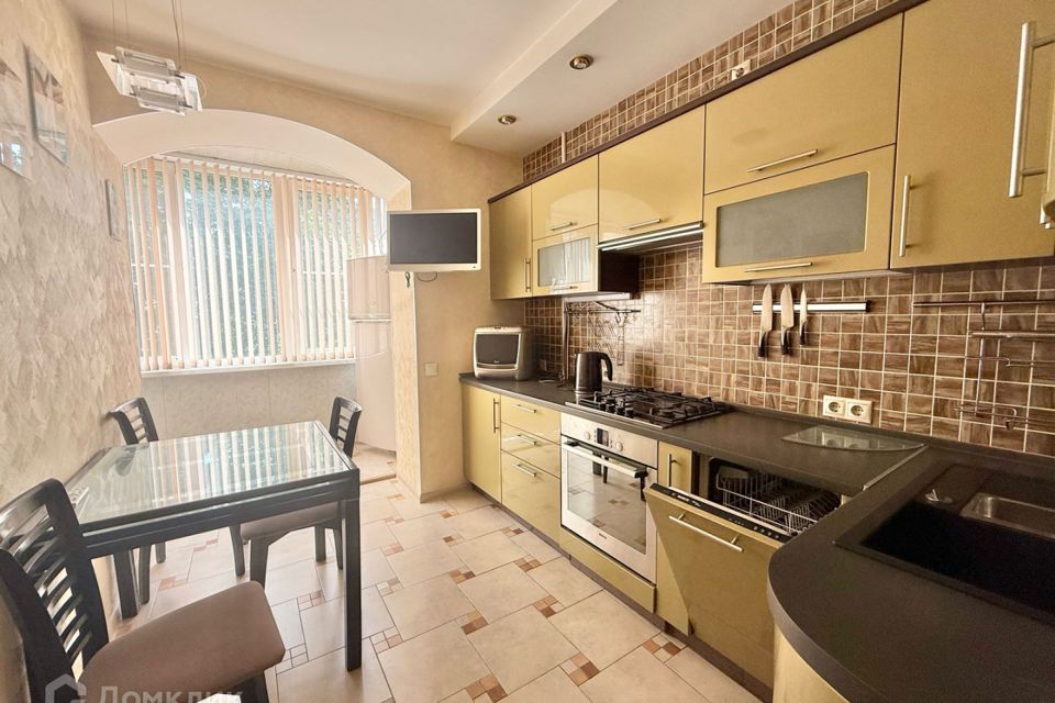 Сдаётся 2-комнатная квартира, 57 м²