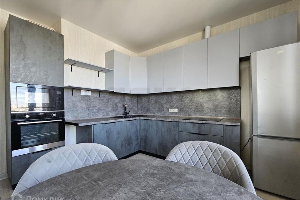 Продаётся 3-комнатная квартира, 105.2 м²