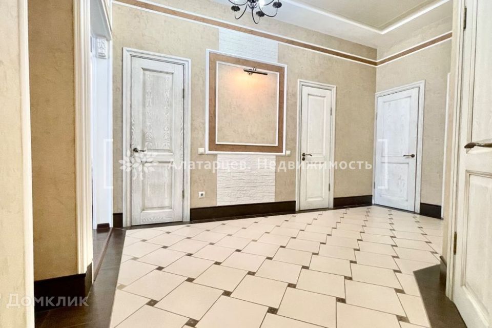 Продаётся студия, 84 м²