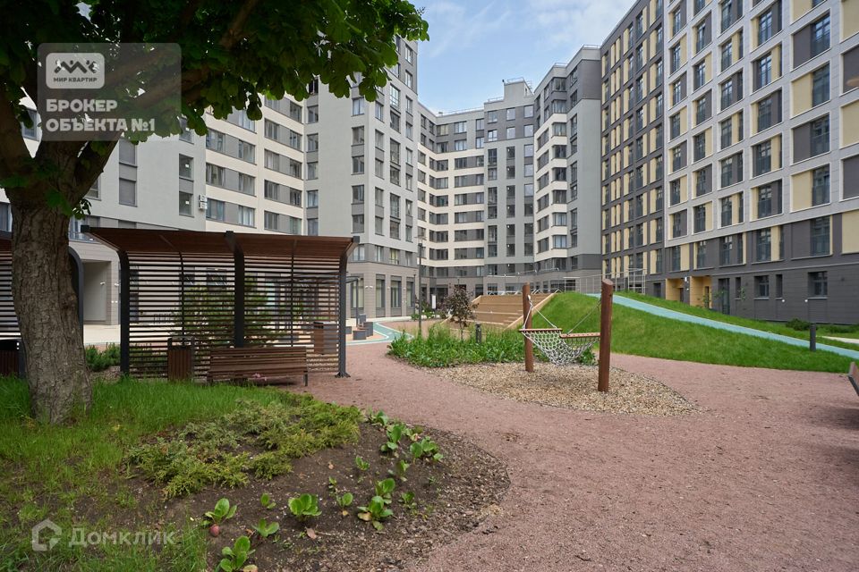 Продаётся 4-комнатная квартира, 101.9 м²