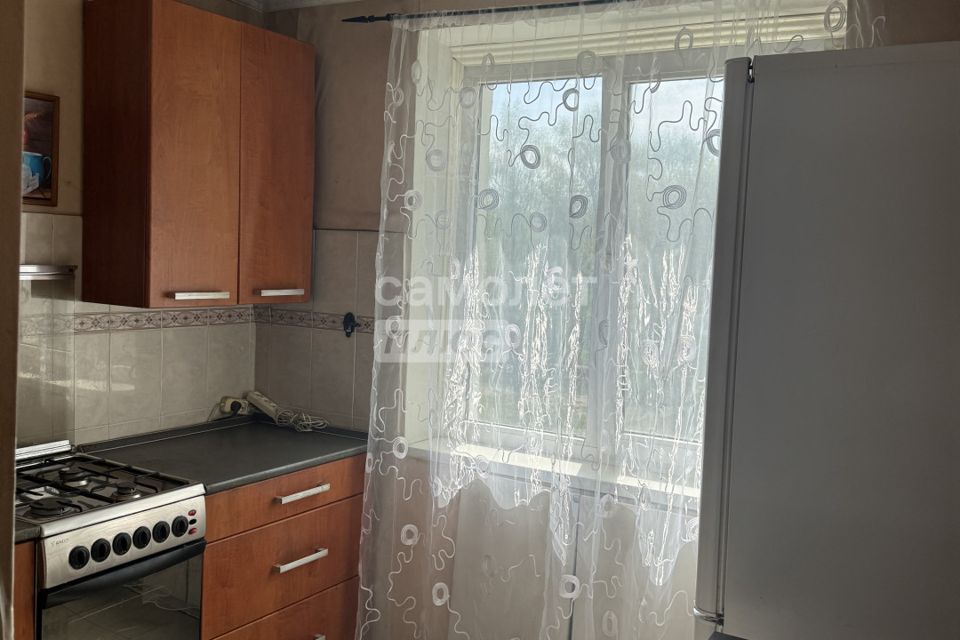 Продаётся 4-комнатная квартира, 64.2 м²