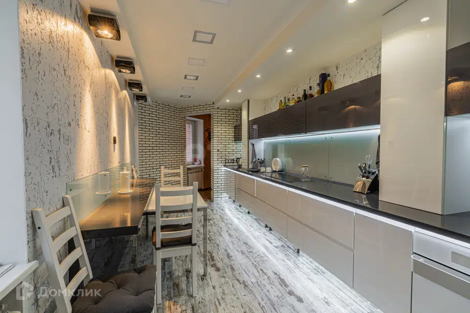 Продаётся 2-комнатная квартира, 99.6 м²