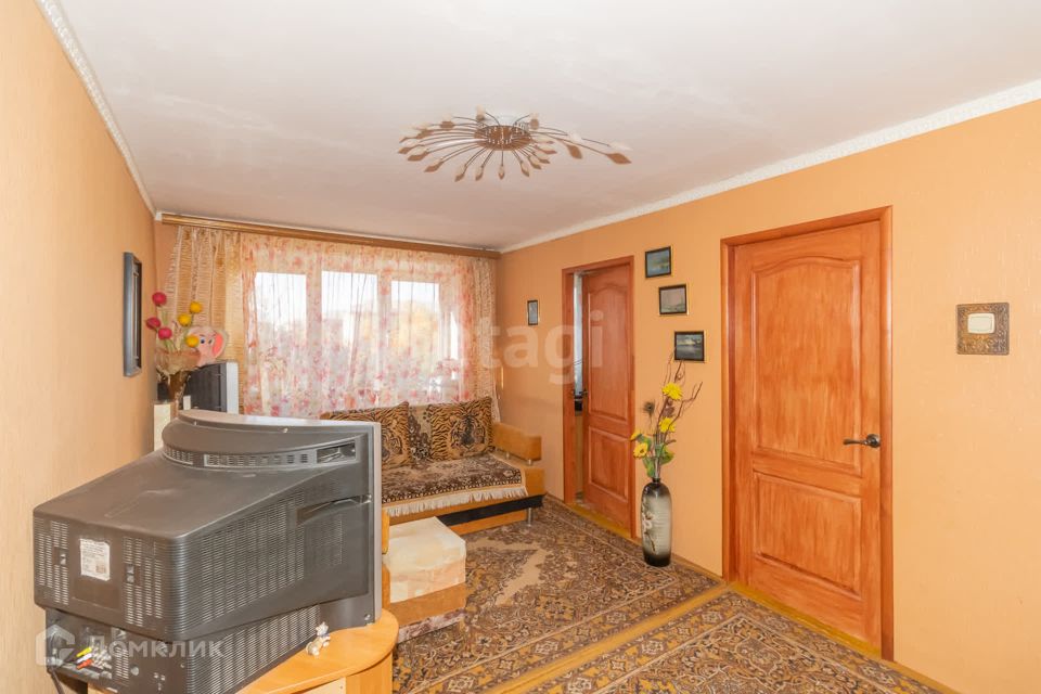 Продаётся 4-комнатная квартира, 61.2 м²