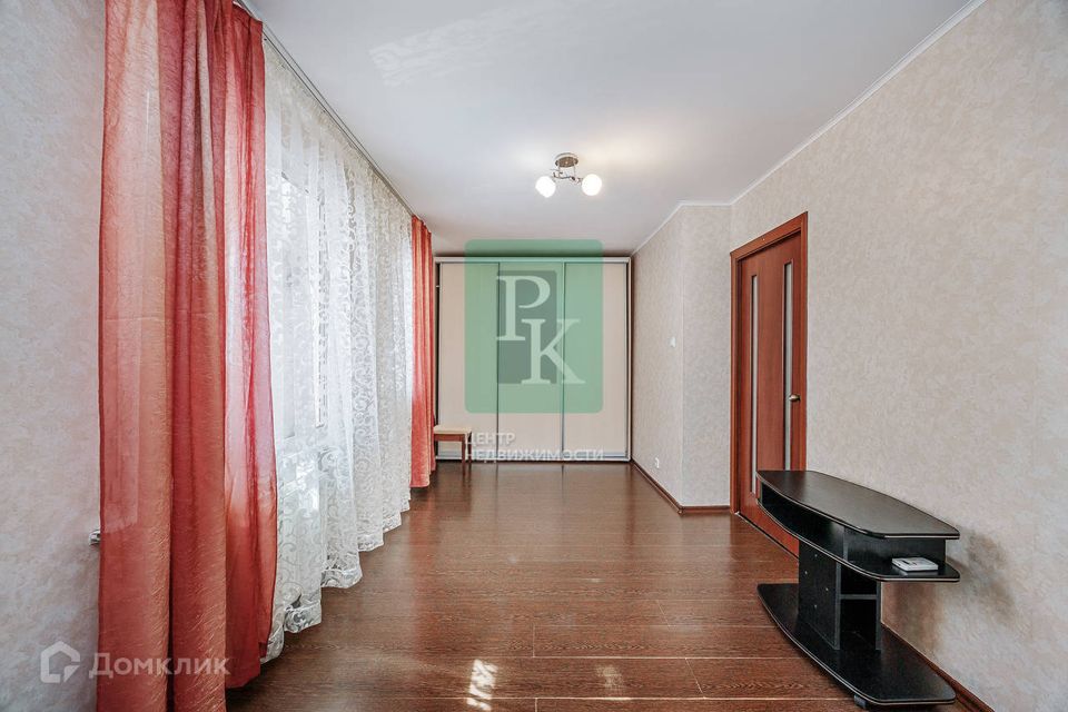 Продаётся 1-комнатная квартира, 39.7 м²