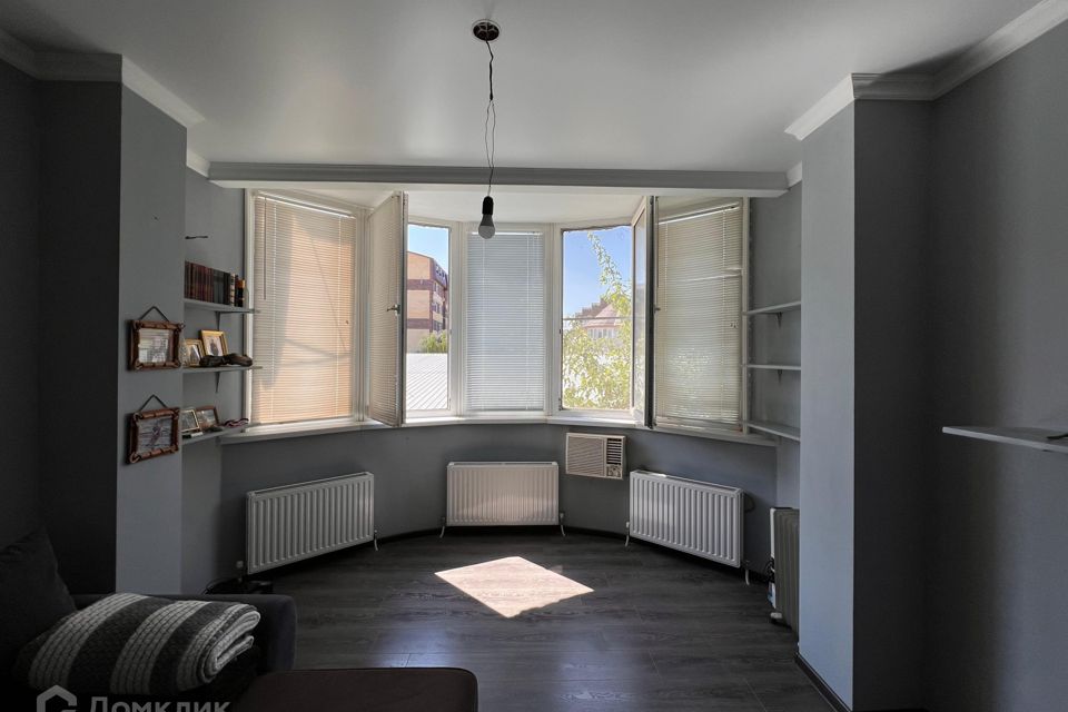 Продаётся 1-комнатная квартира, 37.7 м²