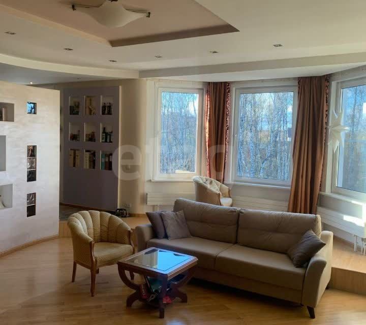 Продаётся 3-комнатная квартира, 106.6 м²