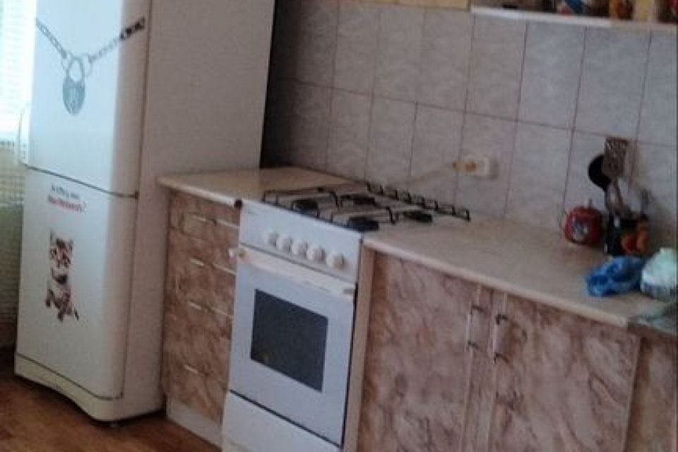 Продаётся 1-комнатная квартира, 42 м²