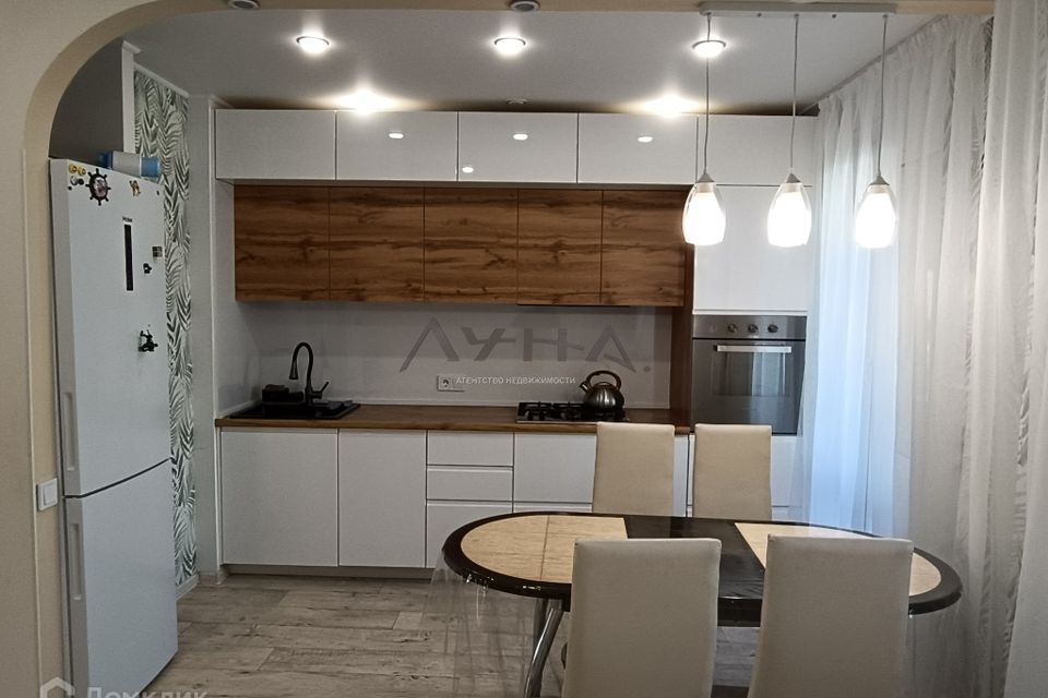 Продаётся 4-комнатная квартира, 73 м²