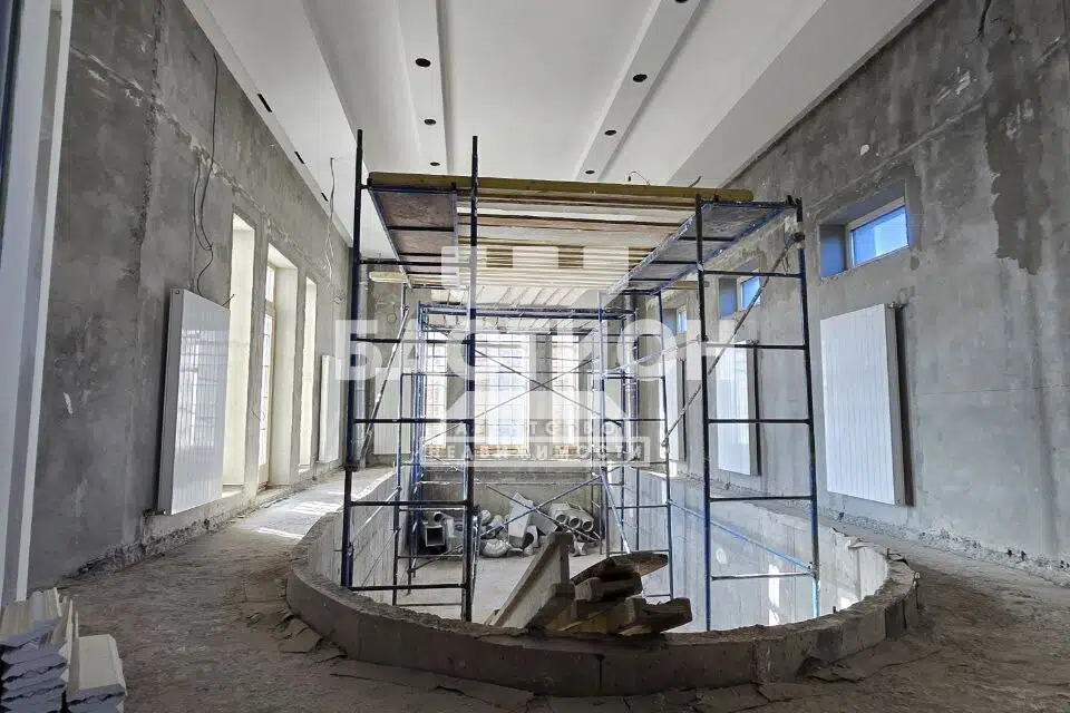 Продаётся 2-этажный дом, 697.9 м²