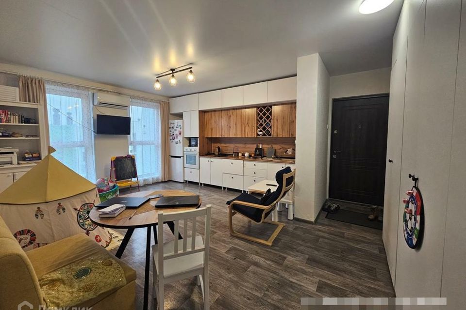 Продаётся 3-комнатная квартира, 56.2 м²