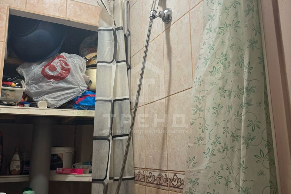 Продаётся 2 комнаты в 10-комн. квартире, 14 м²