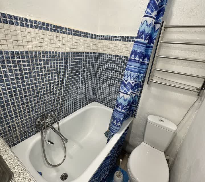 Продаётся комната в 1-комн. квартире, 12.9 м²