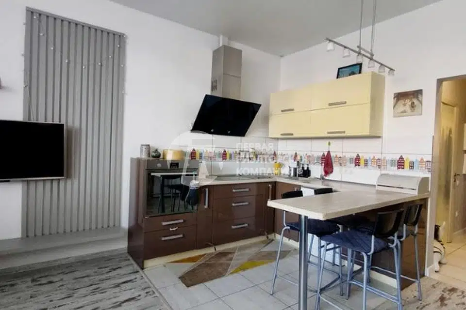 Продаётся 2-комнатная квартира, 73.3 м²