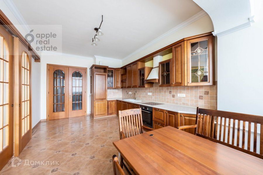 Сдаётся 4-комнатная квартира, 160 м²