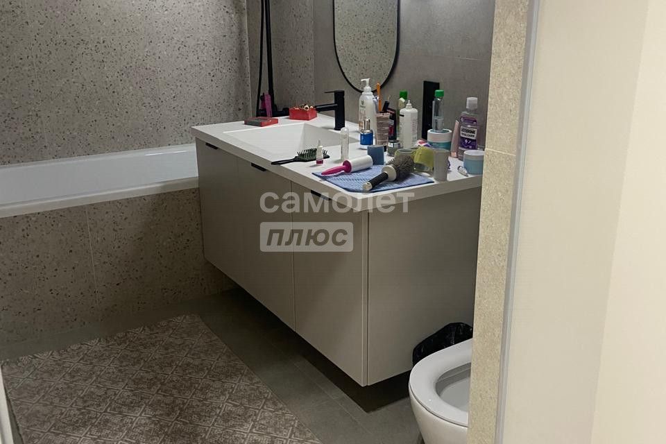 Продаётся 1-комнатная квартира, 55.9 м²