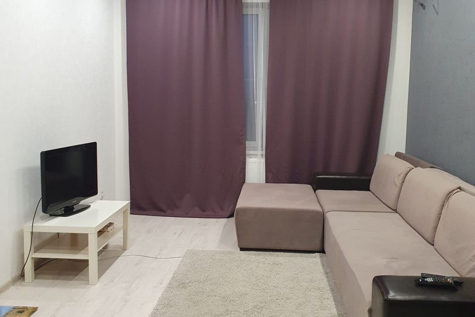 Продаётся 1-комнатная квартира, 42 м²