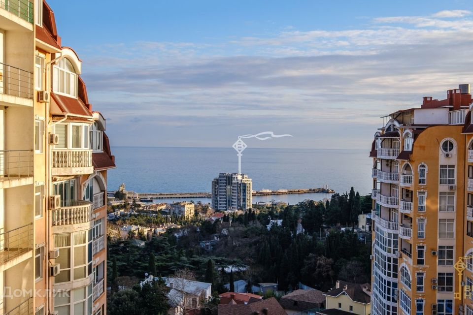 Продаётся 3-комнатная квартира, 110 м²