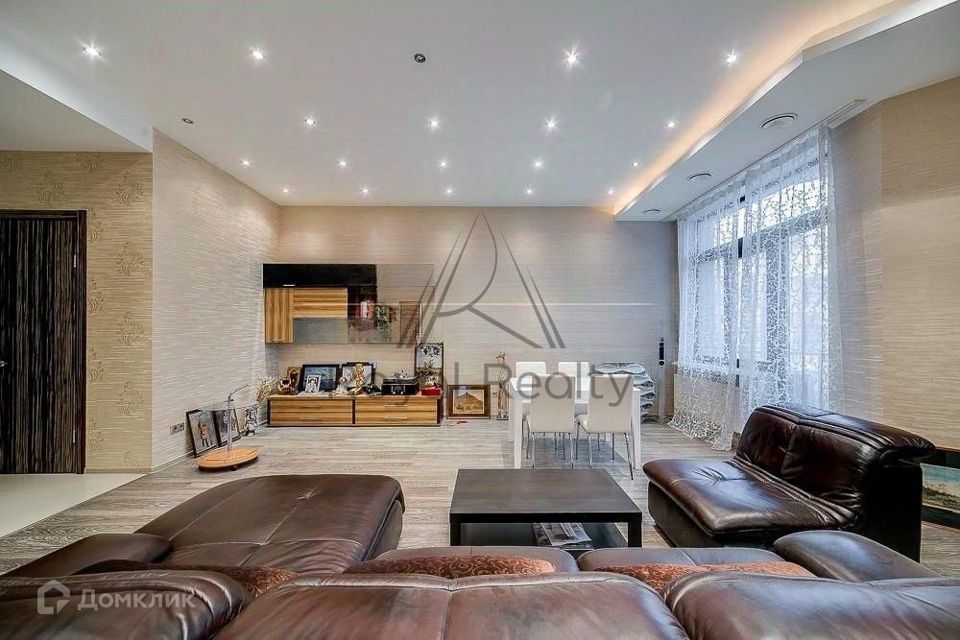 Сдаётся 3-комнатная квартира, 178 м²