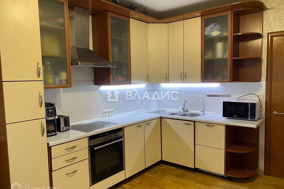 Продаётся 2-комнатная квартира, 59.8 м²