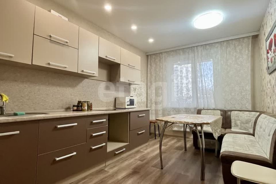 Сдаётся 1-комнатная квартира, 54 м²