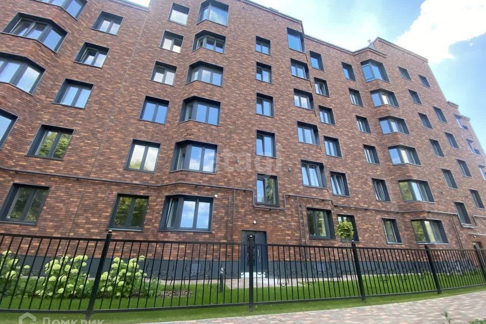 Продаётся 1-комнатная квартира, 82 м²