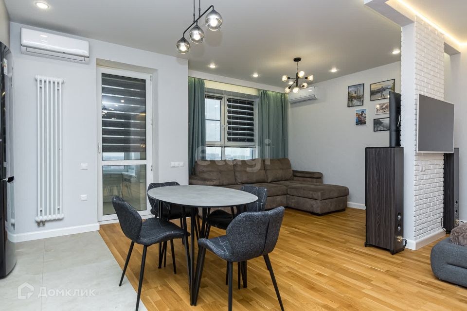 Продаётся 2-комнатная квартира, 65 м²