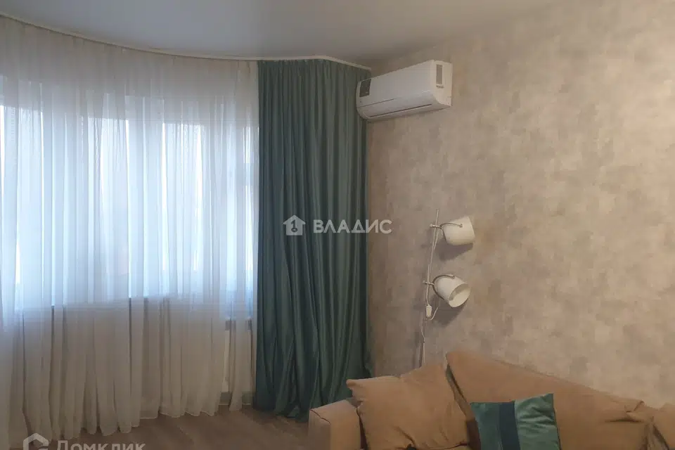 Продаётся 1-комнатная квартира, 41.9 м²